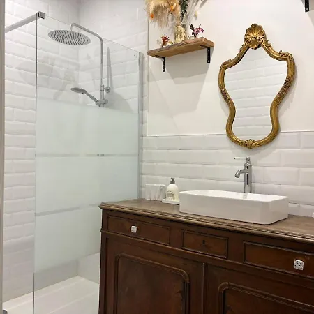 Larbaud 6 - Hypercentre - Proche Thermes - Spacieux *