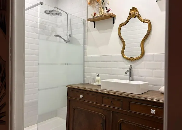 Larbaud 6 - Hypercentre - Proche Thermes - Spacieux *